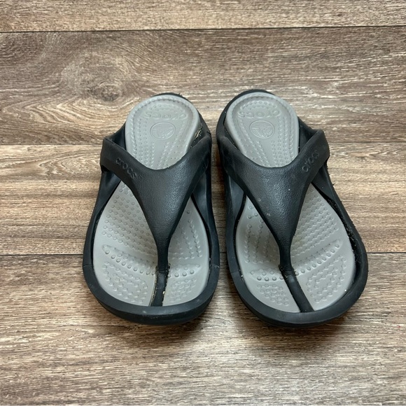 Crocs Flip Flops Men's 12 Black Gray Thong Sandals Pool Beach Casual Comfort - Picture 2 of 11